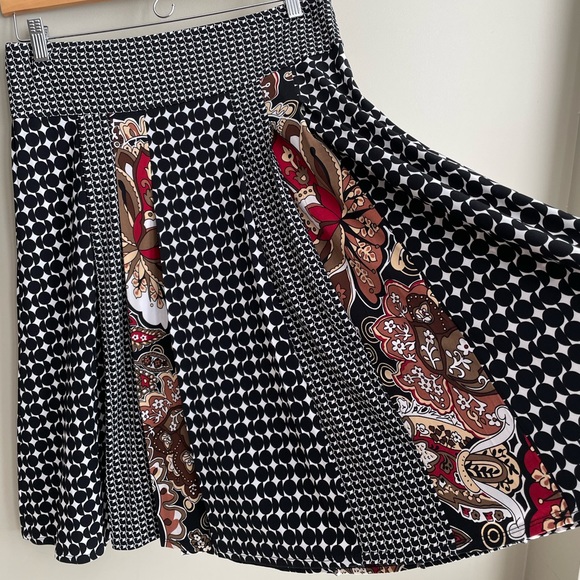 NWT Flowy Floral/Geometric Skirt - Picture 2 of 7
